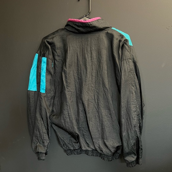 Vintage Wind Breaker - Picture 4 of 5